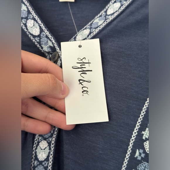 NWT STYLE & CO Women's Cotton Blue Floral Embroidered Shirt Womens size Large - Picture 8 of 8